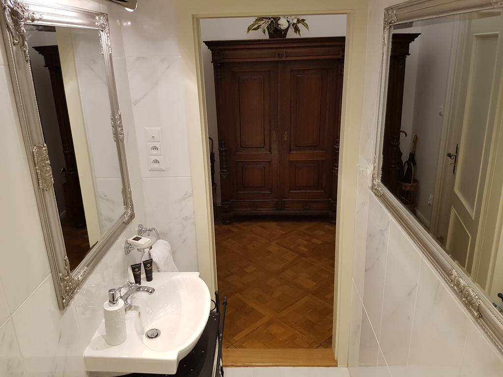 Charles Apartment *